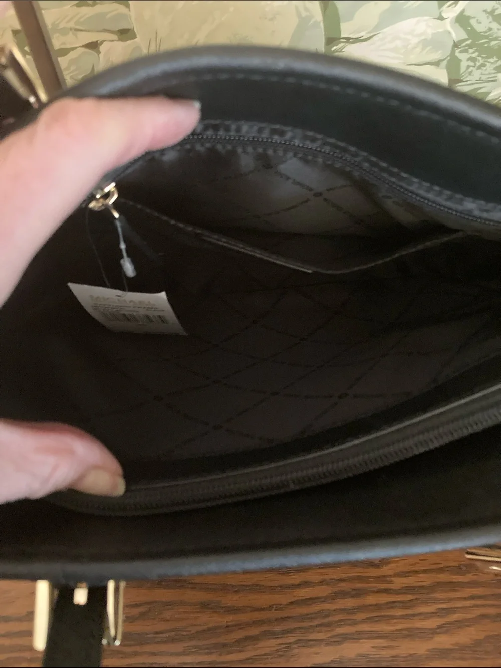 Michael Kors NWT Black Saffiano Leather Frame Jet Set Tote. With new DustBag - Picture 7 of 13